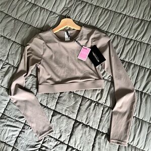 Pretty Little Thing Taupe Long Sleeve Cropped Top